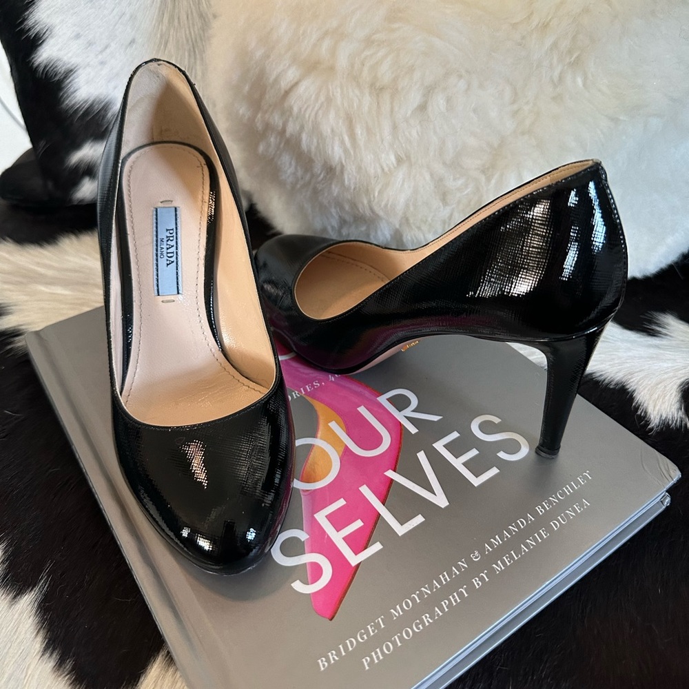 Prada Black Patent Leather Round-Toe Pumps